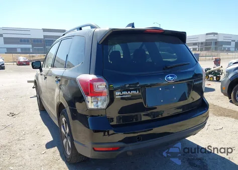 2017 Subaru Forester 2.5I Premium из США, поврежденный, VIN JF2SJAEC6HH548047